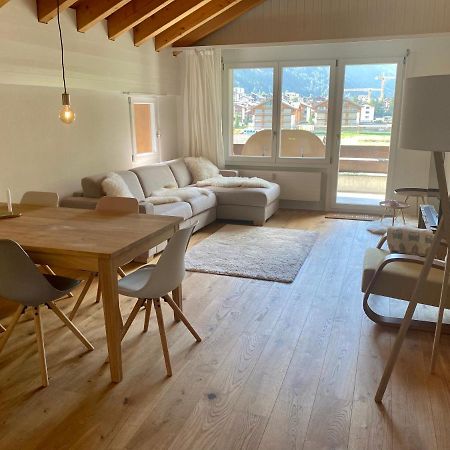 Moderne Dachwohnung Naehe Zermatt Mit Balkon Täsch Eksteriør bilde