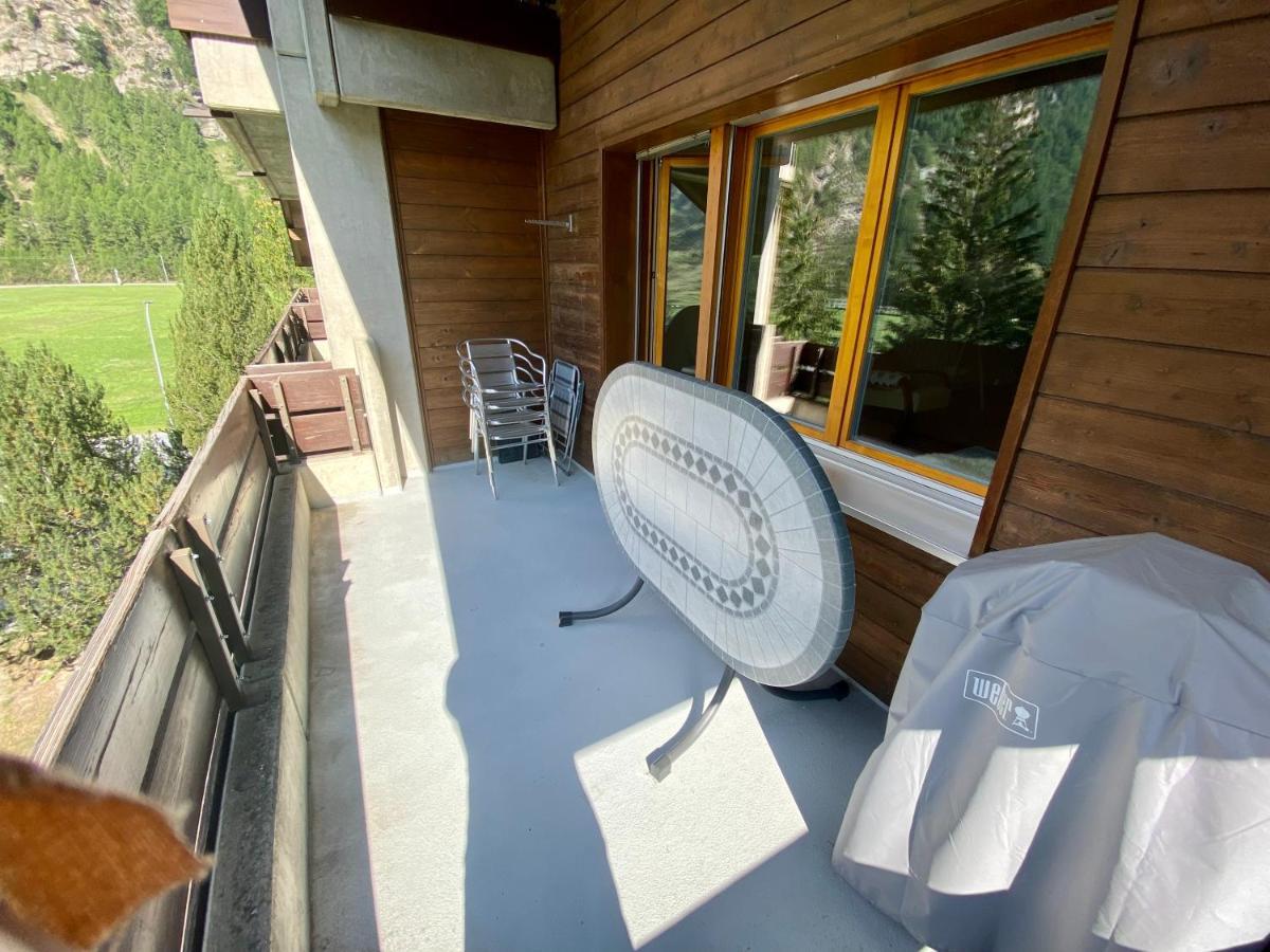 Moderne Dachwohnung Naehe Zermatt Mit Balkon Täsch Eksteriør bilde